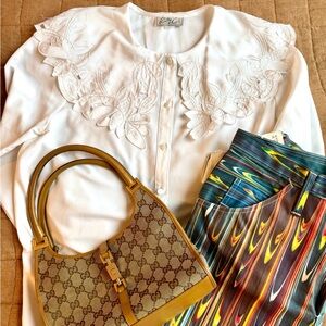 Vintage White Like New Embroidered Collar Peter Pan Long Sleeve Blouse